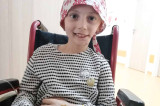 Ecaterina are 8 ani și suferă de cancer cu metastaze pulmonare și medulare. Are dureri crunte alinate de morfină și de speranța că noi vom ajuta acest suflet să creadă în miracole