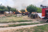 Măcin: Au ars 1200 de maldăre de stuf, o semiremorcă și un utilaj de recoltat stuf. Intervenția a durat 6 ore