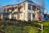 Incendiu provocat intenționat la o casă de vacanță din Crișan, Delta Dunării. Focul a ars peste 4 ore